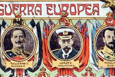 El káiser Guillermo II (izq.) y el zar Nicolás II (der.) eran primos hermanos del rey británico Jorge V (centro) y todos formaban parte de la familia de la reina Victoria.