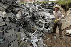 Los desechos electrónicos son muy difíciles de tratar. Foto: Efe.