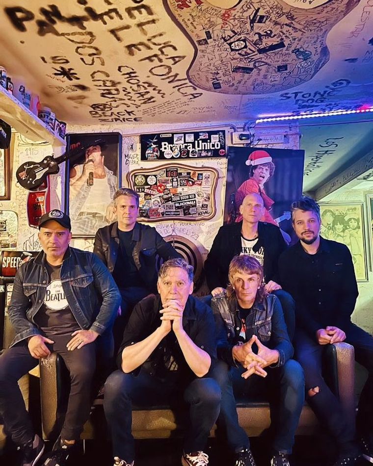 Ella es tan cargosa será una de las bandas invitadas en la fiesta local. Ella es tan cargosa será una de las bandas invitadas en la fiesta local.