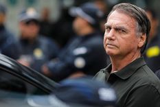 El Supremo Tribunal Federal de Brasil autorizó este martes que el expresidente Jair Bolsonaro cumpla de manera temporal su condena bajo el régimen de prisión domiciliaria por motivos humanitarios.&nbsp;