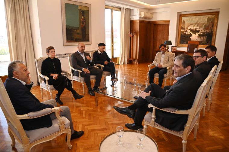 El gobernador Alfredo Cornejo y el CEO de Aconcagua Energía, Pablo Iuliano.
