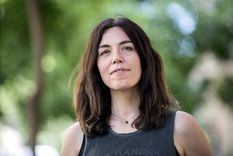 marta peirano: somos menos felices y productivos, ahora somos adictos a las redes