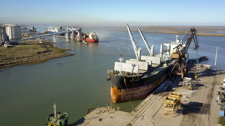 La actual concesionaria de la Hidrovía, la compañía belga Jan de Nul, salió a rechazar las acusaciones en su contra y explicó por qué no se presentó a competir. Foto: Noticias Argentinas