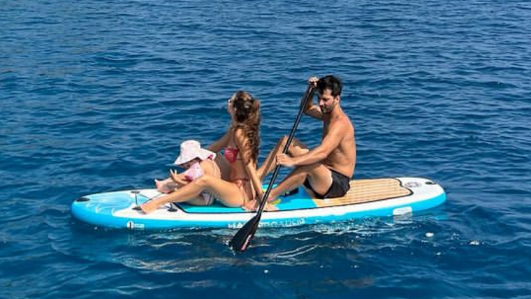 Gamze Erçel, Caner Yildirim y Mavi Acomodando tiempos. Foto: Fuente: Imagen / Instagram @gamze_ercel