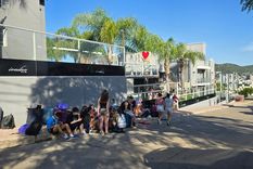 Un contingente de estudiantes de Esquel y Trevelín quedó varado en Villa Carlos Paz tras un viaje a Camboriu con incumplimientos.