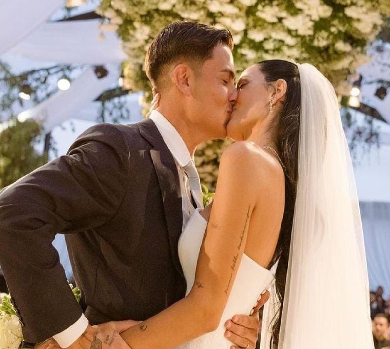 La primera foto del casamiento de la joven pareja