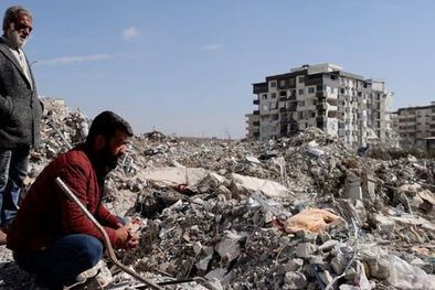 MDZol | Orhan Kosker no ha podido encontrar rastros de sus dos sobrinos entre los escombros de Gaziantep Foto: BBC Mundo