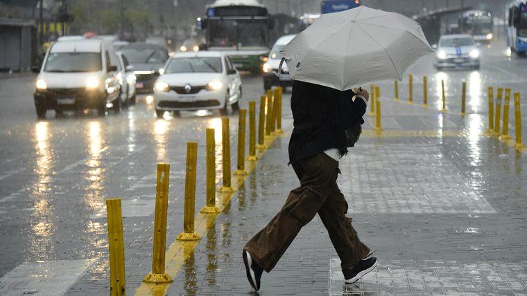 Según el SMN, las condiciones de inestabilidad atmosférica persistirán durante los próximos días, con la previsión de tormentas de fuerte intensidad y lluvias abundantes en el norte del país.