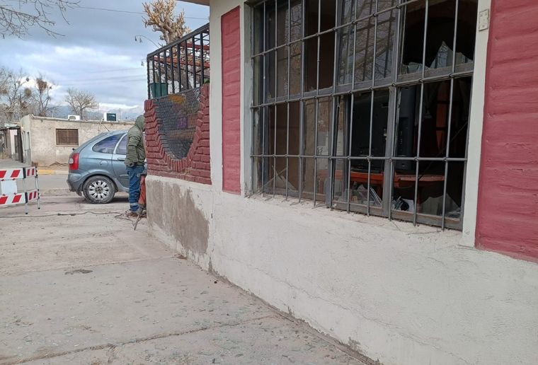 El hecho se registró en una vivienda ubicada sobre calle Puerto Argentino al 2800, en Las Heras. El hecho se registró en una vivienda ubicada sobre calle Puerto Argentino al 2800, en Las Heras.