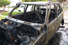 El auto robado al delivery fue encontrado totalmente quemado