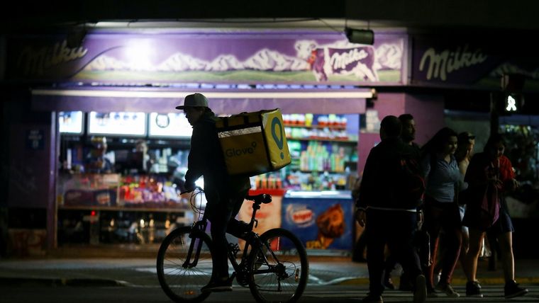 Un repartidor de Glovo en Buenos Aires, Argentina, el 10 de abril de 2019.