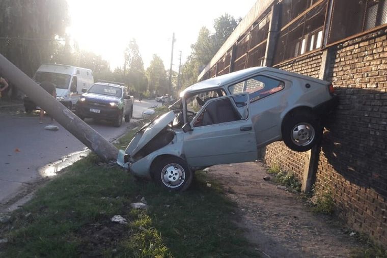 Así quedó el auto con el que el adolescente de 14 años mató a un hombre de 47