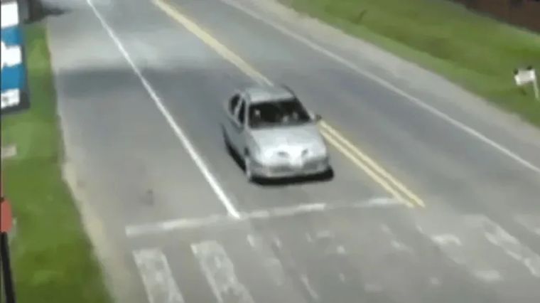 El vehículo utilizado por los delincuentes Foto: NA