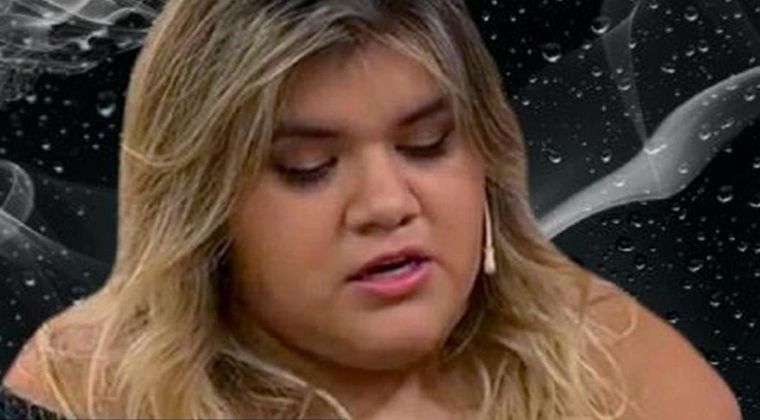 SOLA. ASI ESTA MORENA RIAL TRAS PERDER SU EMBARAZO.