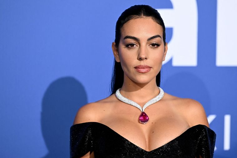 Georgina Rodríguez sufrió un percance mientras disfrutaba del mar.