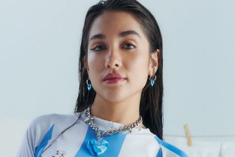 Mirá el look de María Becerra. Mirá el look de María Becerra.