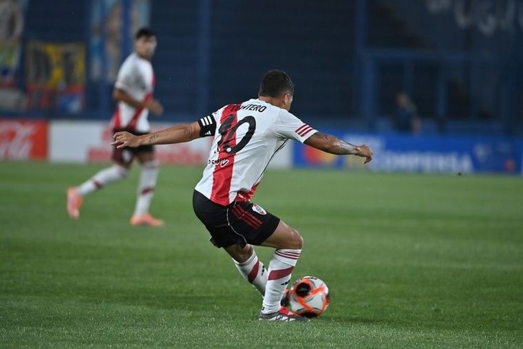 Juanfer Quintero lució la cinta de capitán por primera vez en River y luego se refirió al tema de Sebastián Villa.