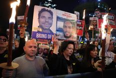Kfir y Ariel Bibas, junto a su madre Shiri, se convirtieron en un símbolo del dolor del pueblo israelí vivido el 7 de octubre. Foto: EFE Kfir y Ariel Bibas, junto a su madre Shiri, se convirtieron en un símbolo del dolor del pueblo israelí vivido el 7 de octubre. Foto: EFE