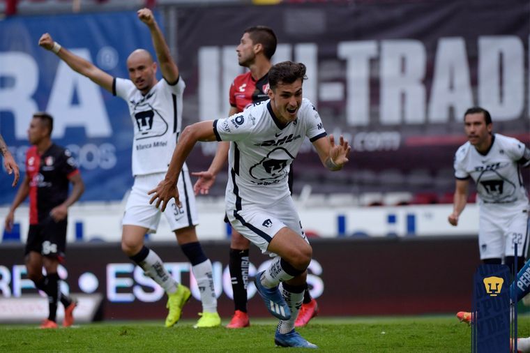 Gran partido de Dinenno. Foto: Pumas MX