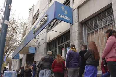 MDZol | En Argentina son 8.845.985 las personas que perciben algún tipo de beneficio del Sistema Nacional de Jubilaciones y Pensiones. Foto: Rodrigo DAngelo / MDZ
