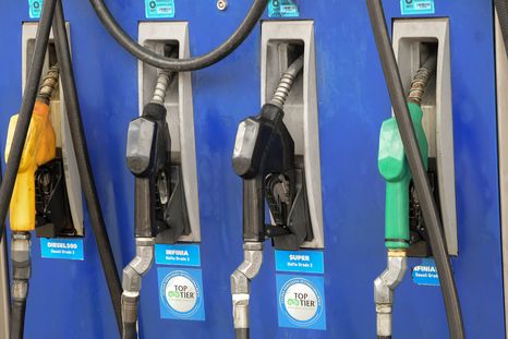 se derrumban las ventas de combustibles: cayo por tercer mes consecutivo en abril se derrumban las ventas de combustibles: cayo por tercer mes consecutivo en abril