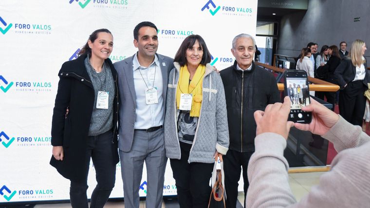 Líderes y expertos compartieron experiencias para transformar modelos de negocio. Líderes y expertos compartieron experiencias para transformar modelos de negocio.