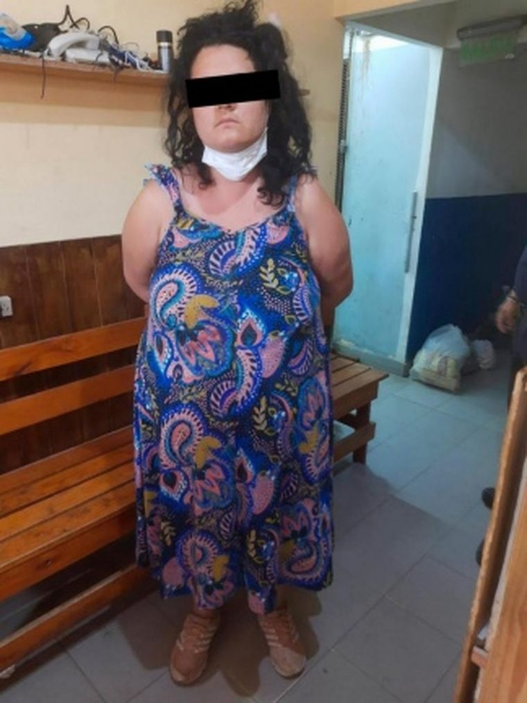 La acusada en el momento de ser detenida