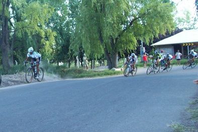 MDZol | Los competidores en el último tramo de la tercera etapa.