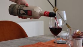 Una botella de papel.