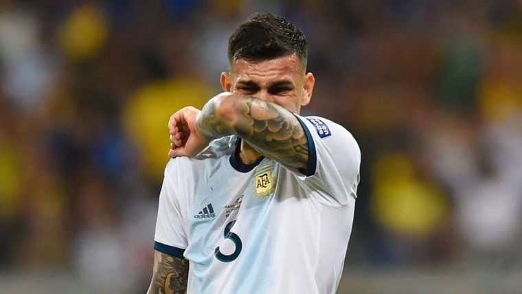 Se confirmó la lesión de Leandro Paredes y preocupa a la Selección argentina.