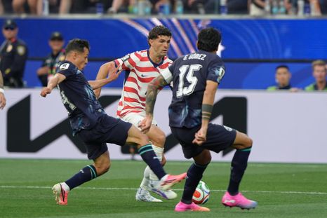 Estados Unidos y Paraguay se enfrentan en el SoFi Stadium de Los Angeles. Estados Unidos y Paraguay se enfrentan en el SoFi Stadium de Los Angeles.