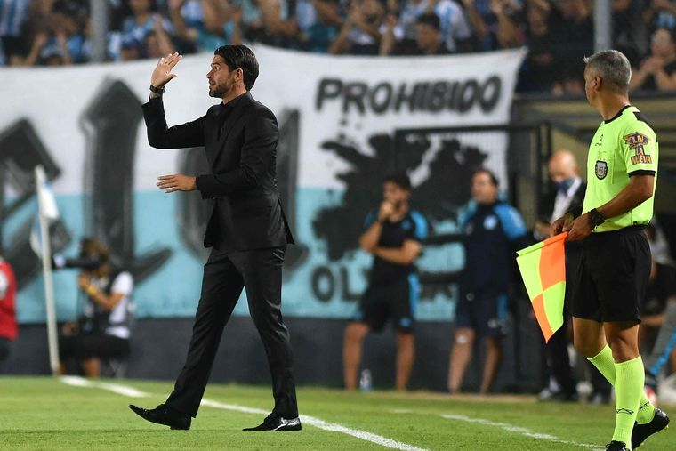 Gago se ilusiona con el juego de Racing. Foto: Télam