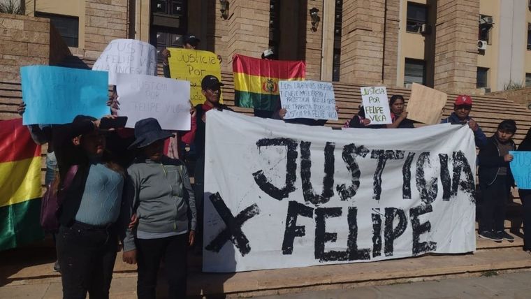 La familia de la víctima pidiendo justicia por el asalto fatal. Foto: Gentileza