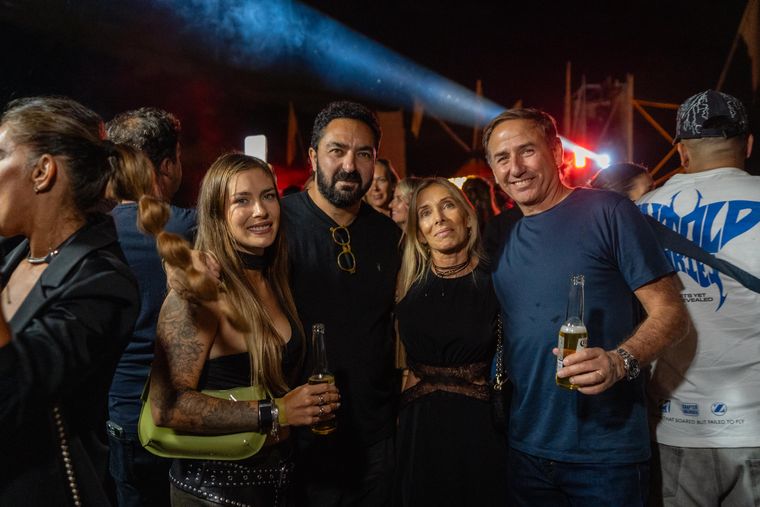Diego Dumit y su esposa se encontraron con Rosana Cordero y Claudio Di Césare.