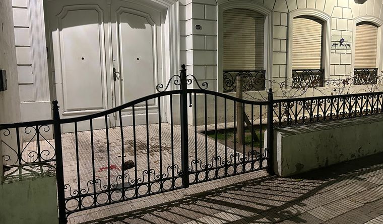 El ingreso del Wine Institute fue el escenario de la muerte de un pato en la mañana de este martes.