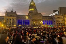 Miles de personas celebraron la Navidad frente al Congreso. Foto: Gentileza Miles de personas celebraron la Navidad frente al Congreso. Foto: Gentileza