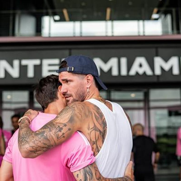 Rodrigo De Paul pasó por el entrenamiento del Inter Miami y estuvo junto a su amigo, Lionel Messi. Foto: Prensa Inter Miami Rodrigo De Paul pasó por el entrenamiento del Inter Miami y estuvo junto a su amigo, Lionel Messi. Foto: Prensa Inter Miami