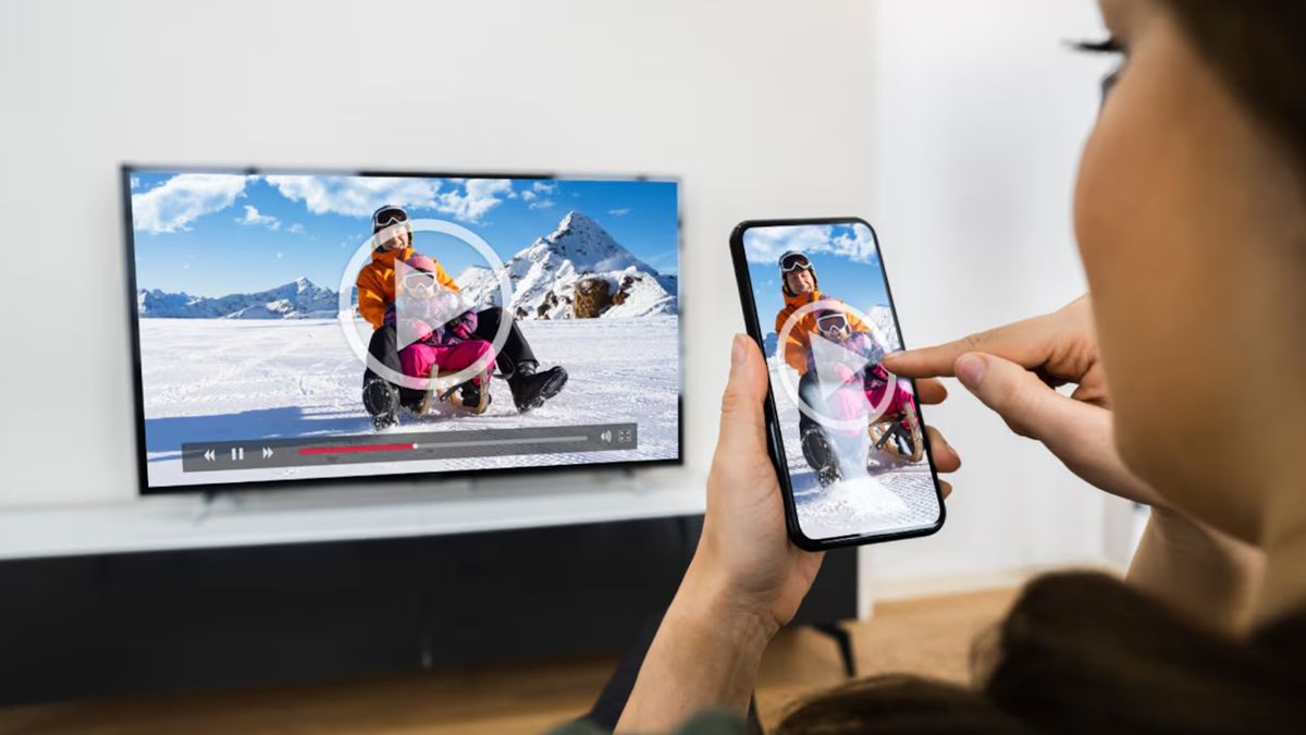 Duplicá la pantalla de tu teléfono en un Smart TV: sin cables ni conexiones raras