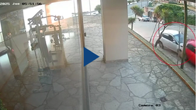 El momento del primer choque. Foto: captura de video.