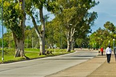 Este pueblo entrerriano ofrece vistas únicas al río Paraná desde sus colinas.