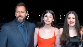 Estas son Sunny y Sadie, las hijas de Adam Sandler, la rompen como actrices en No estás invitada a mi Bat Mitzvah. Foto: Marc Piasecki (WireImage)