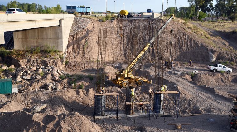 Javier Milei propuso involucrar al sector privado en la financiación de obras públicas Foto: ALF PONCE MERCADO / MDZ