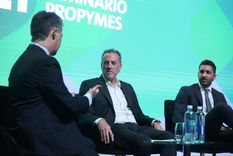 Agustín Gerez (primero de la derecha) durante su participación en el seminario Propymes, la iniciativa del Grupo Techint y las pymes que integran su cadena de valor.