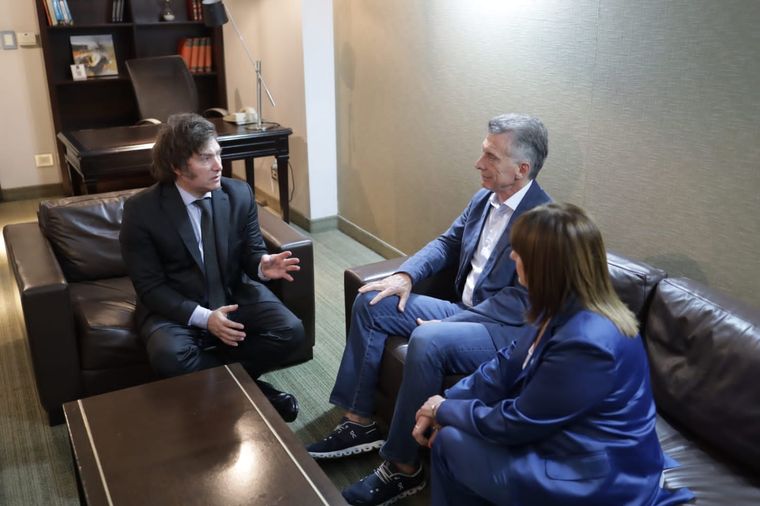 La relación entre el actual jefe de Estado y el expresidente no pasa por su mejor momento Foto: Prensa Javier Milei