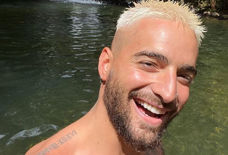 Maluma le da la bienvenida al 2021 con un impactante beso y sorprendió a todos ¡quién será la afortunada!