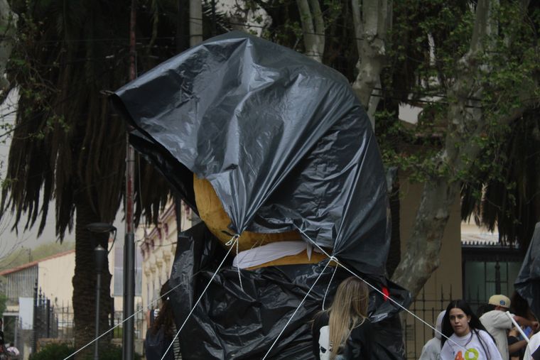 El viento Zonda afectará al Valle de Uco, Gran Mendoza y el sur durante la siesta. El viento Zonda afectará al Valle de Uco, Gran Mendoza y el sur durante la siesta.
