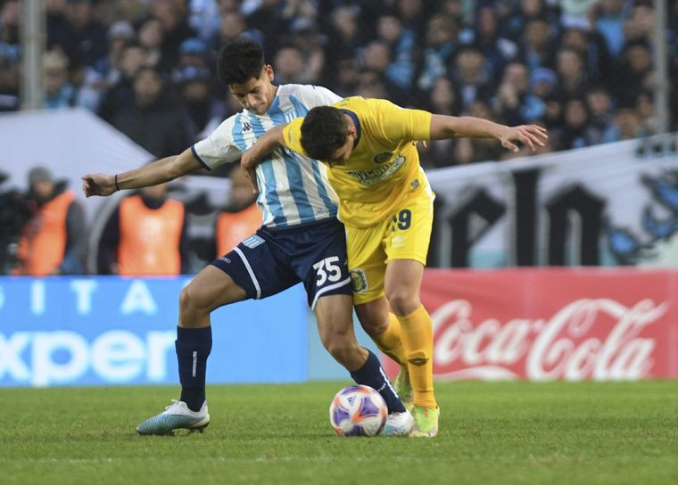 Racing y Central se mataron a pelotazos, pero no hubo ganador: fue 1-1 Foto: Télam