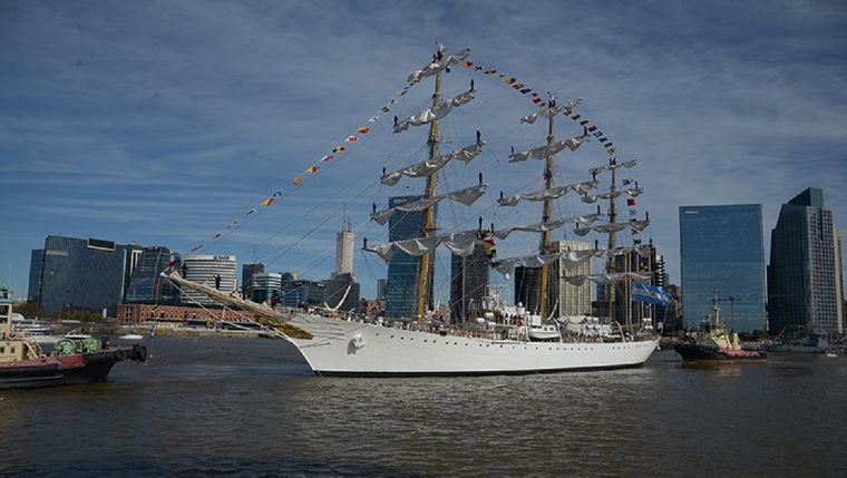 La fragata Libertad zarpó este sábado (foto de archivo)