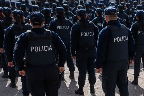 desde $640.000 por unidad: las ofertas para equipar con 500 pistolas a la policia de mendoza