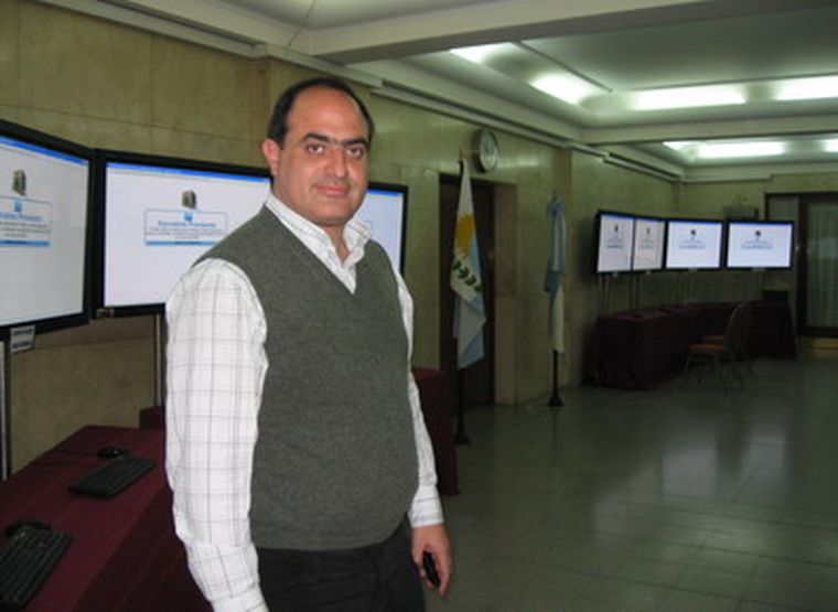 Adaro, en la sala de muestreo. Foto: MDZ/Carlos Fernández